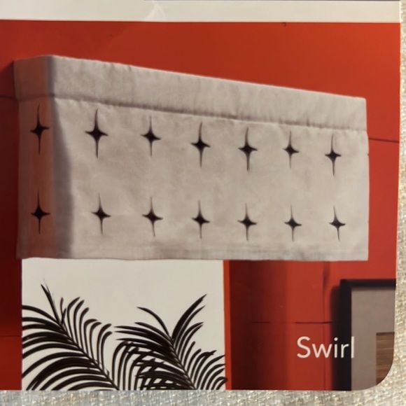 Valance - Picture 1 of 3